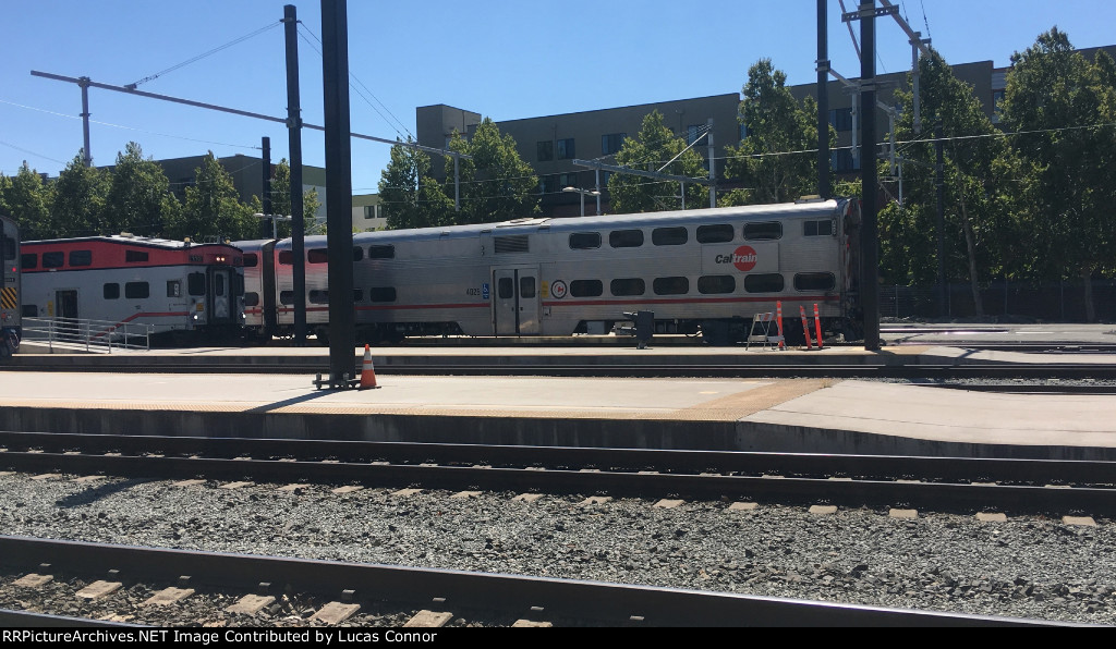 Caltrain 4025